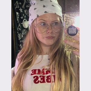 Meet your Posher, Cat